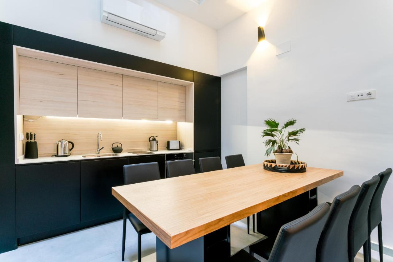 Unique House - Private Spa&Pool -Stayinเซบีญา ภายนอก รูปภาพ