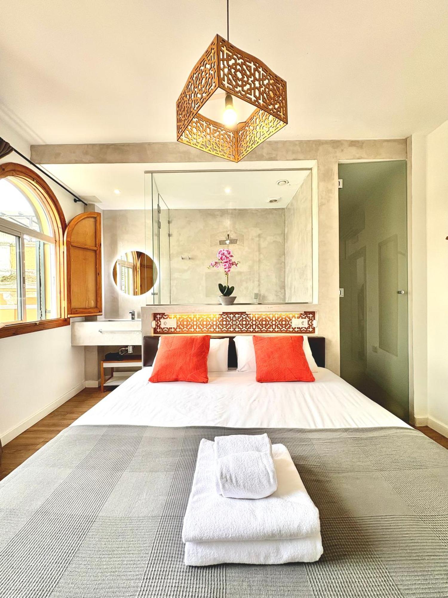 Unique House - Private Spa&Pool -Stayinเซบีญา ภายนอก รูปภาพ