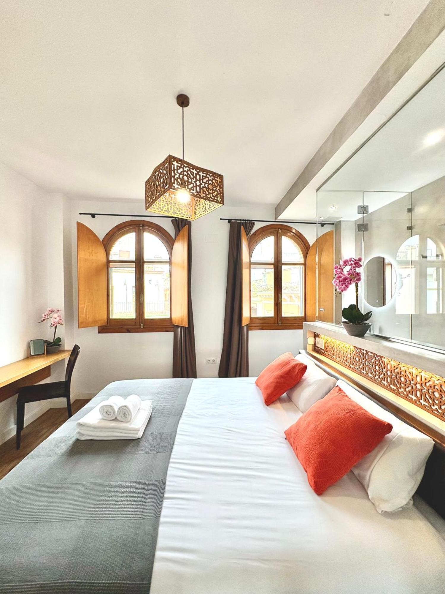 Unique House - Private Spa&Pool -Stayinเซบีญา ภายนอก รูปภาพ