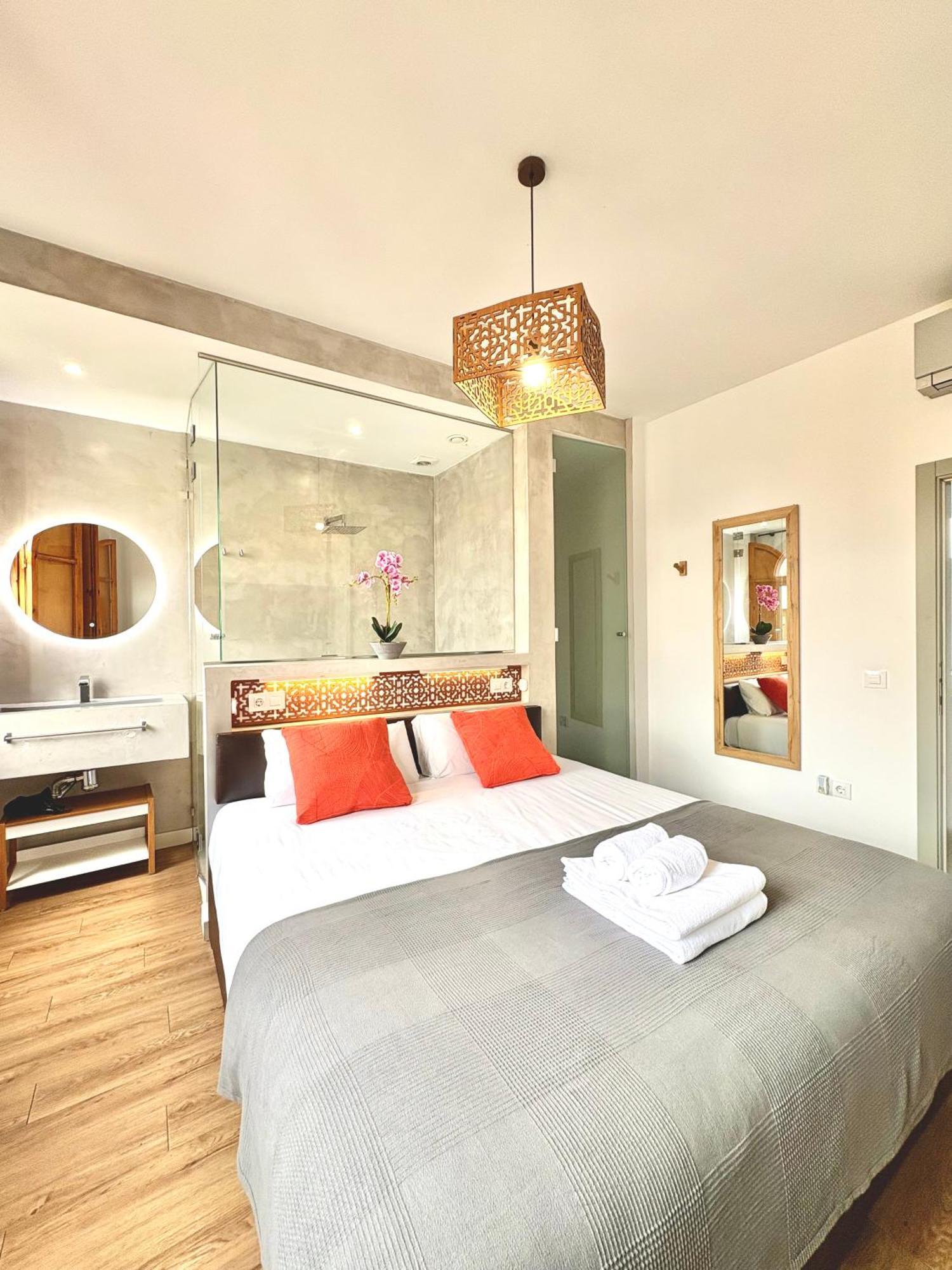 Unique House - Private Spa&Pool -Stayinเซบีญา ภายนอก รูปภาพ