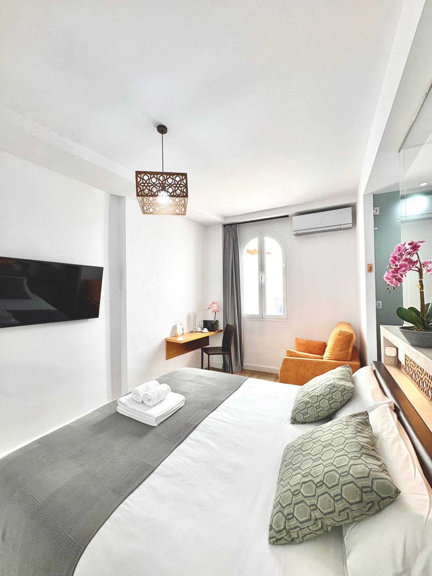 Unique House - Private Spa&Pool -Stayinเซบีญา ภายนอก รูปภาพ
