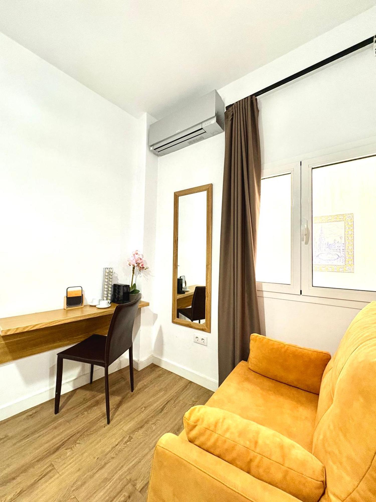 Unique House - Private Spa&Pool -Stayinเซบีญา ภายนอก รูปภาพ