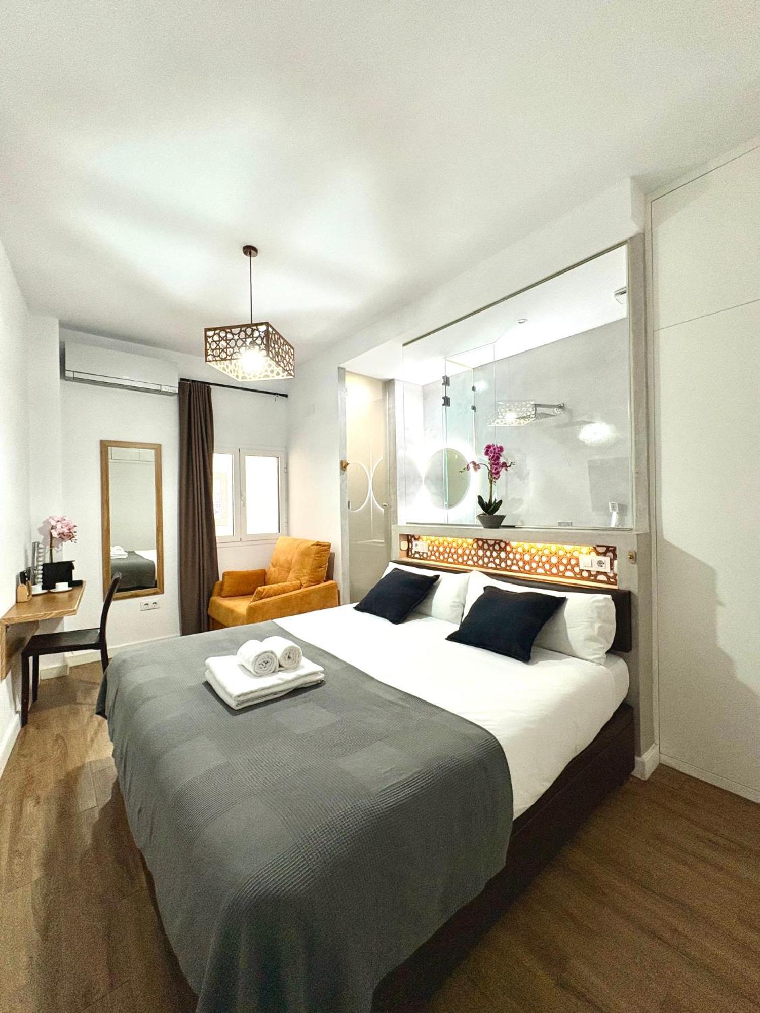 Unique House - Private Spa&Pool -Stayinเซบีญา ภายนอก รูปภาพ