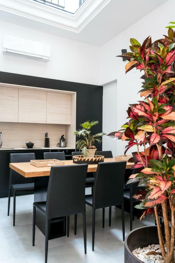 Unique House - Private Spa&Pool -Stayinเซบีญา ภายนอก รูปภาพ